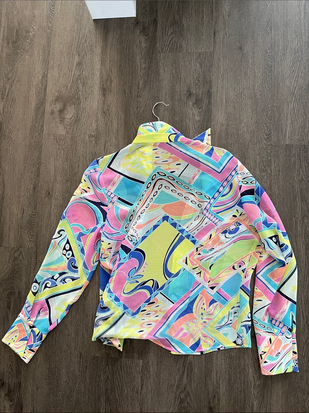 Patterned Blouse - Picture 2 of 3
